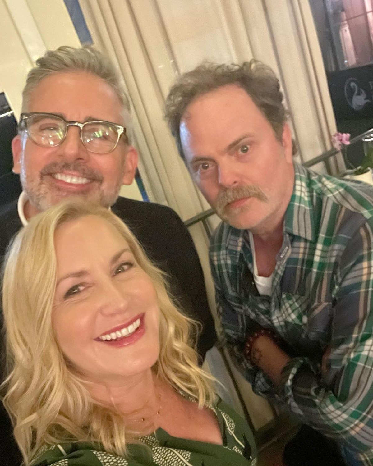 the office reunion

https://www.instagram.com/p/Cx6Q0wYSfE7/?hl=de&amp;img_index=1