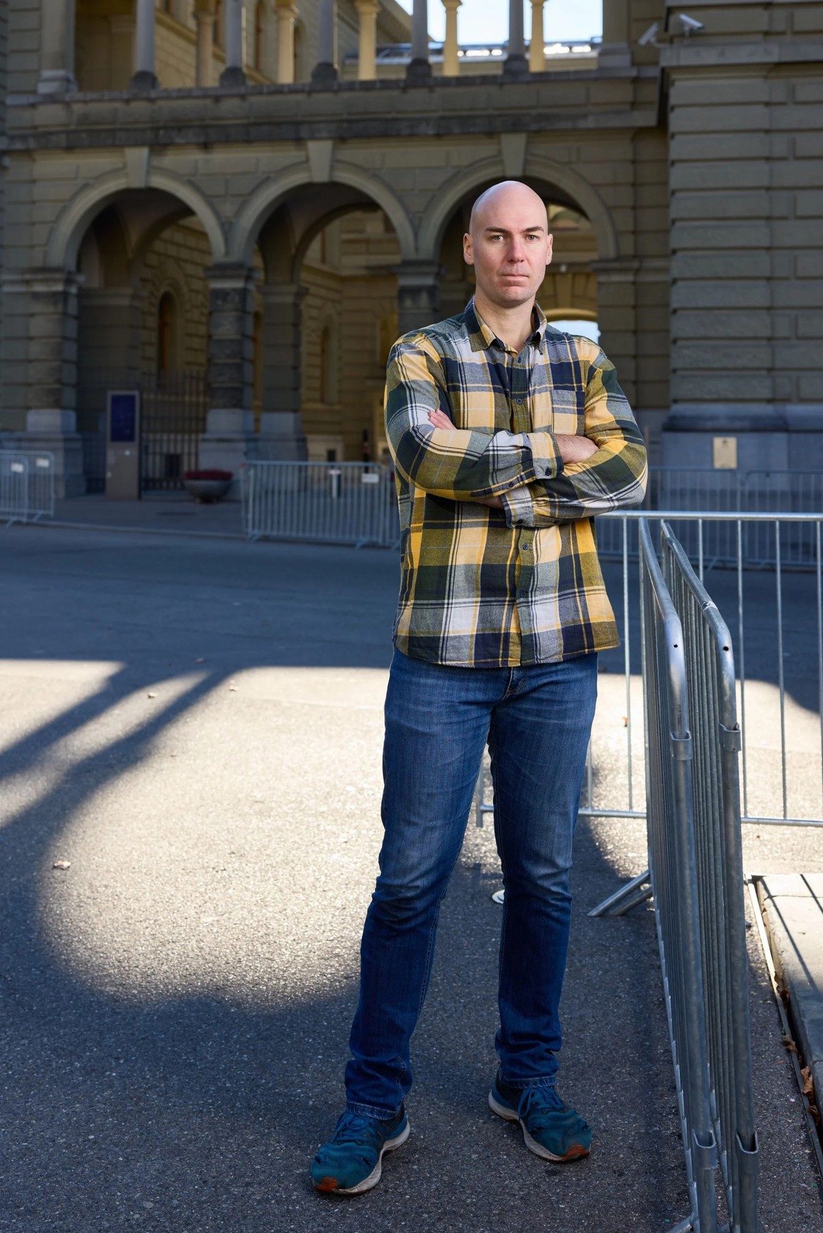 Jona Neidhart, devant le Palais fédéral.