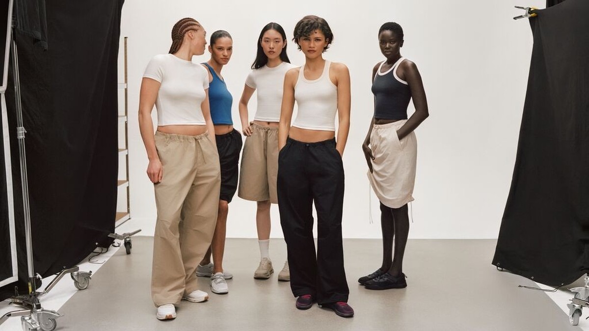 Les marques sportives ayant tendance à privilégier les couleurs criardes, cette collection printemps-été se veut résolument sobre.