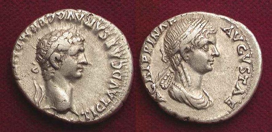 Eine Münze aus der Regentschaft Claudius': Vorne ist der Imperator abgebildet, auf der Rückseite die Kaiserin Agrippina mit ihrem Ehrentitel «Augusta».