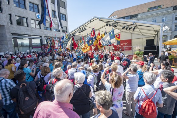 Die offizielle Fahnenuebergabe vom OK Biel 2013 an das OK Aarau 2019 anlaesslich des Eidgenoessischen Turnfest 2019 in Aarau am Donnerstag, 13. Juni 2019 im Schachen in Aarau. Das Eidgenoessische Turn ...