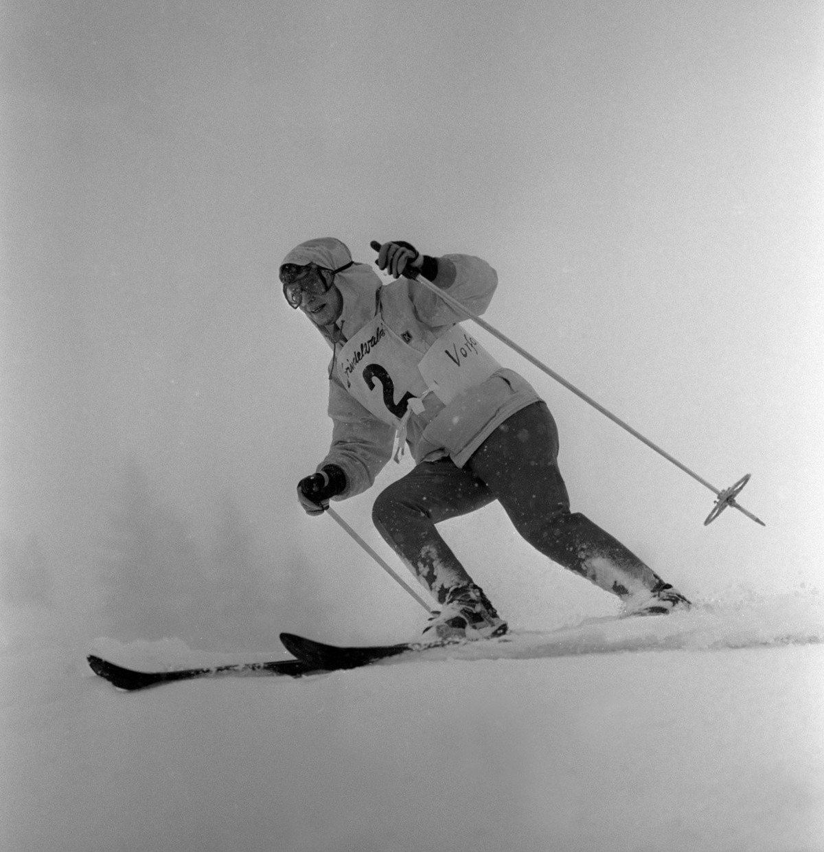 Die ehemalige Skirennfahrerin Roesli Streiff, aufgenommen im Jahr 1963 in Grindelwald bei einem "Ehemaligen-Rennen". (KEYSTONE/PHOTOPRESS-ARCHIV/Str)