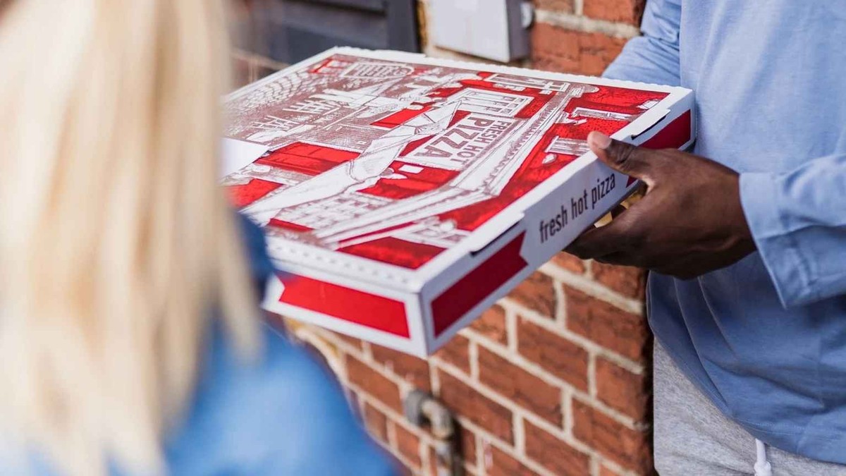 En Pologne, un jeune homme a été arrêté pour avoir passé de fausses commandes de pizzas et menacé des restaurants.