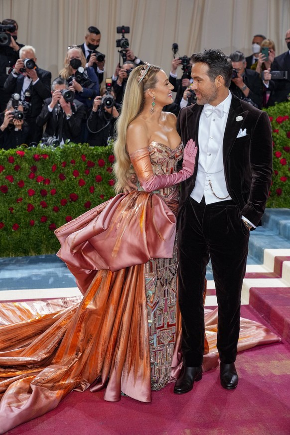 The Met Gala 2022 Celebrating In America: An Anthology Of Fashion NEW YORK, NEW YORK - MAY 02: Blake Lively and Ryan Reynolds attend The 2022 Met Gala Celebrating In America: An Anthology of Fashion a ...