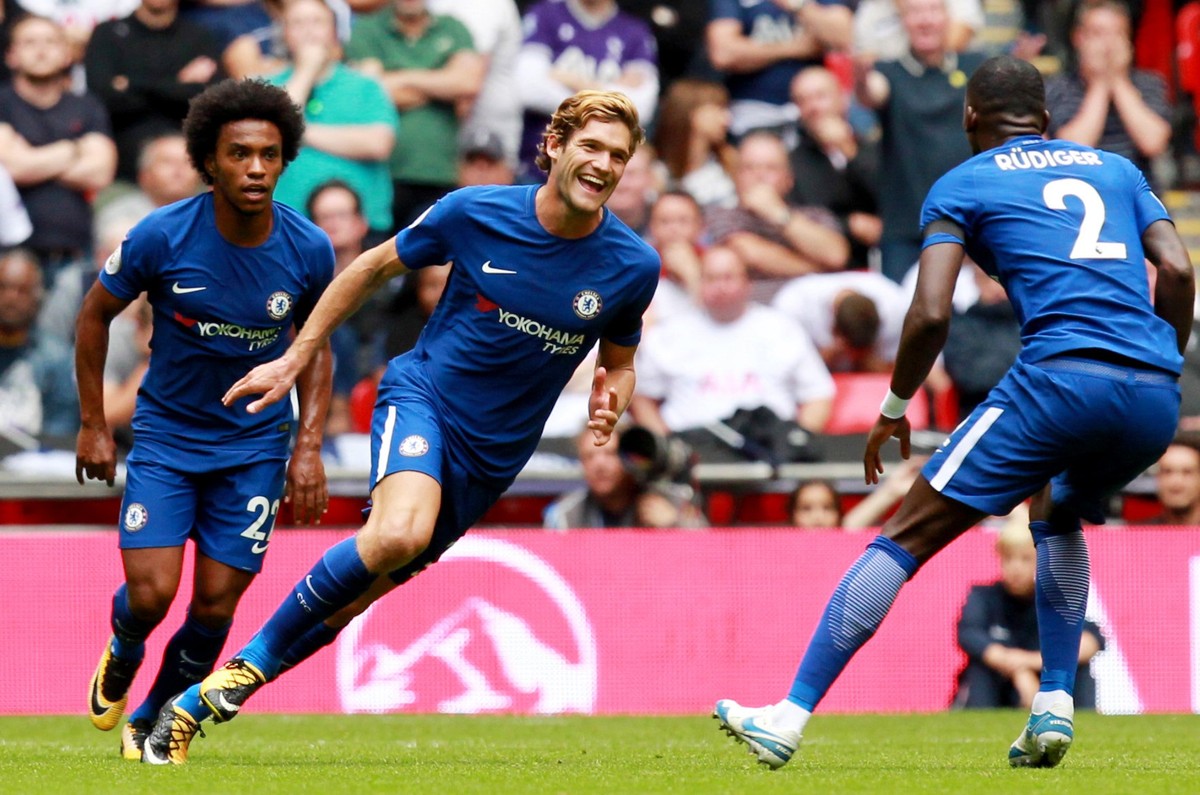 epa06153261 Chelsea's Marcos Alonso (C) celebrates scoring during a English Premier League match between Tottenham Hotspur and Chelsea in London, Britain, 20 August 2017. EPA/SEAN DEMPSEY EDITORI ...