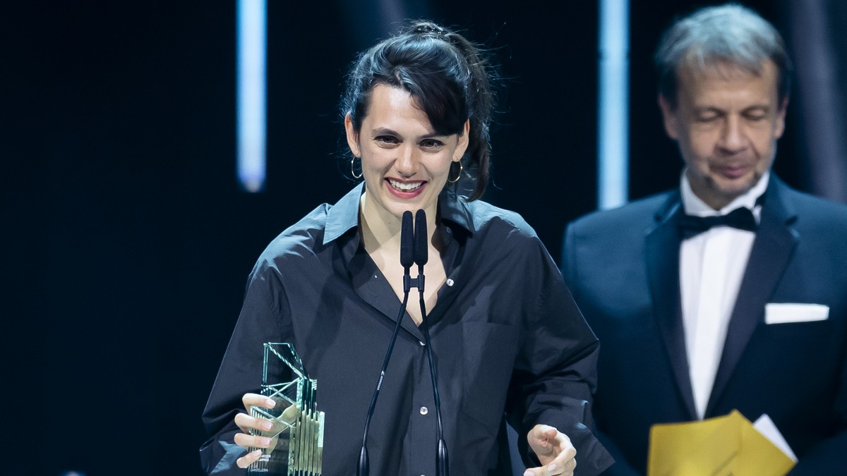 Die Schauspielerin Ella Rumpf gewinnt den Preis fuer die beste Darstellerin mit dem Film "Le Theoreme de Marguerite an der Verleihung des Schweizer Filmpreises 2024, am Freitag, 22. Maerz 2024 in ...