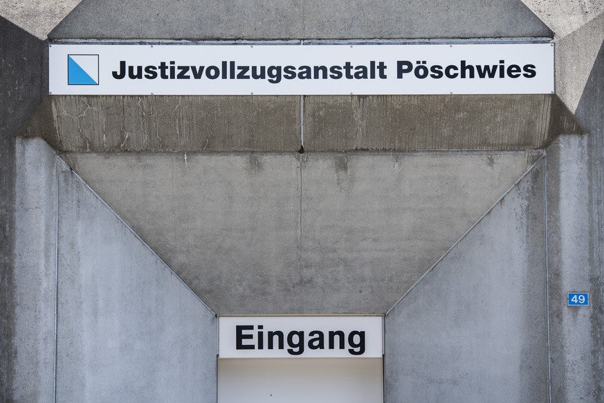 Blick auf den Eingang des Justizvollzug der JVA Poeschwies, aufgenommen am Donnerstag, 13. Juli 2017 in Regensdorf. (KEYSTONE/Ennio Leanza)