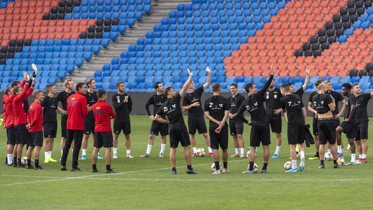 epa07759438 LASK's team during a training session in Basel, Switzerland, 06 August 2019. LASK will face FC Basel 1893 in their UEFA Champions League third qualifying round first leg soccer match  ...