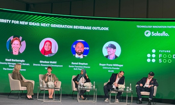 Roger Franz Wilfinger, Co-Founder und COO von KA-EX und Founder von VICAP Systems, ganz rechts, auf der Gulfood in Dubai – wo KA-EX als Teil der Zukunft funktioneller Getränke neben Marktführern wie C ...