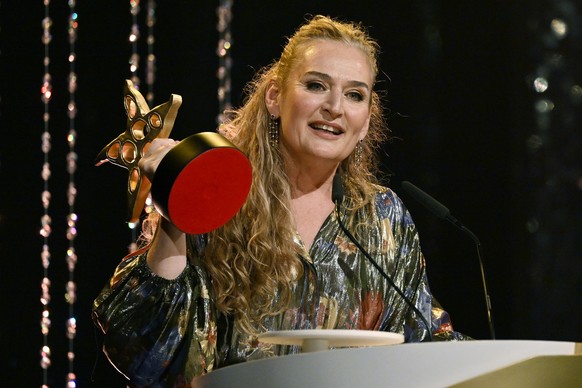 Rachel Braunschweig gewinnt den Prix Walo in der Kategorie Schauspieler/in an der 49. Verleihung des Prix Walo in den SRF-Studios in Zuerich am Samstag, 24. Mai 2025. (KEYSTONE/Walter Bieri )