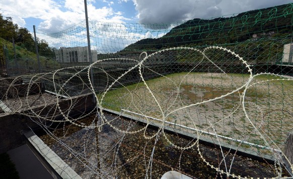 Das Gefaengnis La Stampa bei Lugano, aufgenomman am Dienstag 27. August 2013. Am 22. September 2013 wird im Tessin unter anderem ueber einen Teil die Privatisierung des Gefaengnispersonals abgestimmt. ...