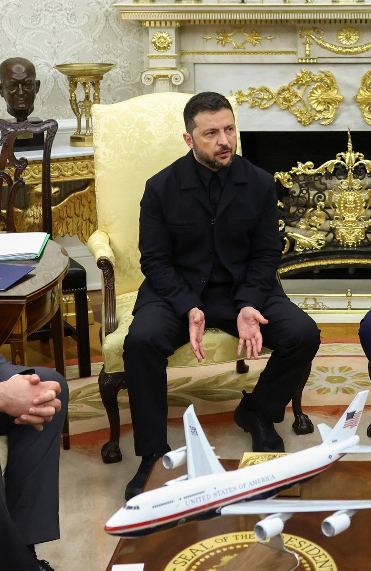 U.S. President Donald Trump and Ukrainian President Volodymyr Zelenskiy meet at the Oval Office of the White House, amid negotiations to end the Russian war in Ukraine, in Washington, D.C., U.S., Augu ...