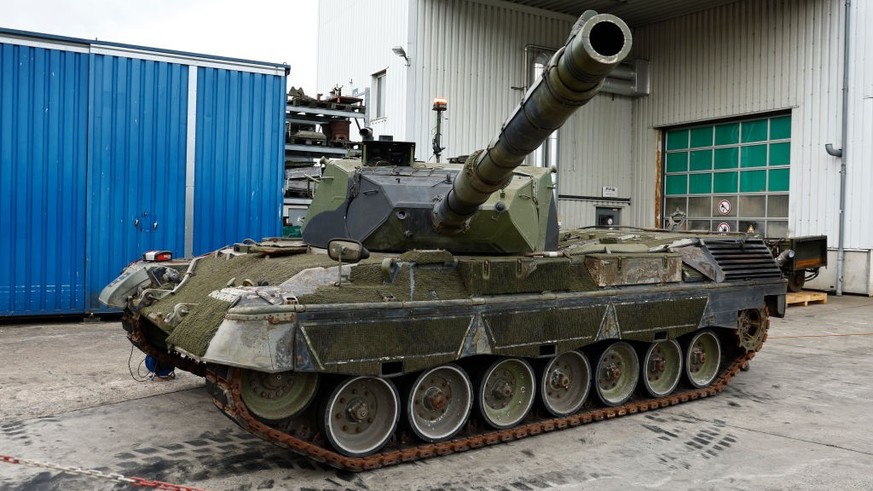 FLENSBURG, GERMANY - JUNE 20: A Leopard 1 A5 battle tank is seen at FFG Flensburger Fahrzeugbau Gesellschaft during a visit of NATO Secretary General Jens Stoltenberg and German Defence Minister Boris ...