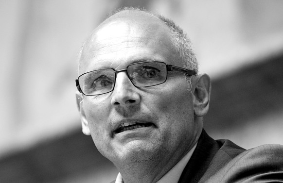 &lt;p&gt;Der Zürcher SVP-Nationalrat Alfred Heer ist in der Nacht auf Freitag plötzlich verstorben. Er wurde 63 Jahre alt.&lt;/p&gt;