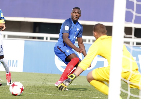 epa05981154 Marcus Thuram (C) of France in action during the group stage match of the FIFA U-20 World Cup 2017 between France and Honduras in Cheonan, South Korea, 22 May 2017. EPA/KIM HEE-CHUL