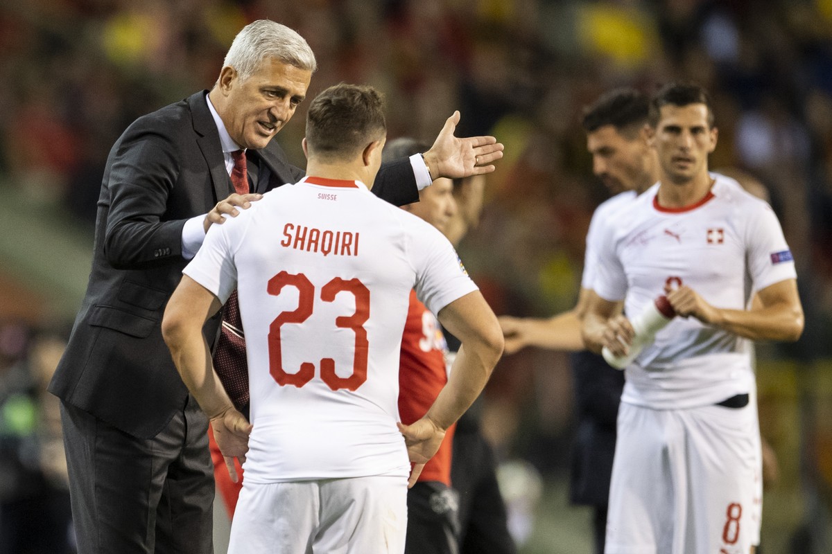 Switzerland's head coach Vladimir Petkovic, left, speaks to Xherdan Shaqiri during the UEFA Nations League soccer match between Belgium and Switzerland at the King Baudouin Stadium in Brussels, o ...