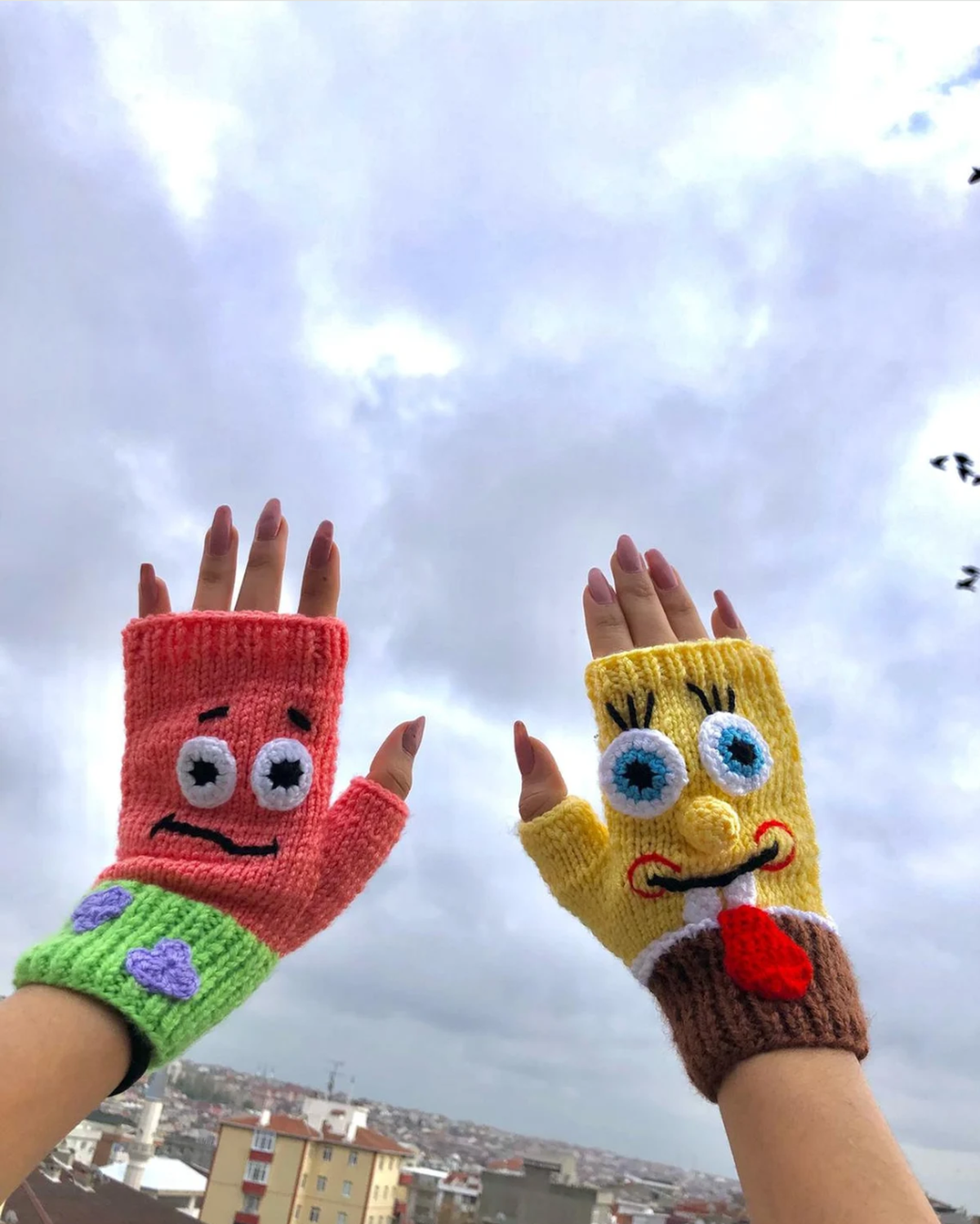 Lustige Handschuhe: Spongebob Schwammkopf und Patrick
