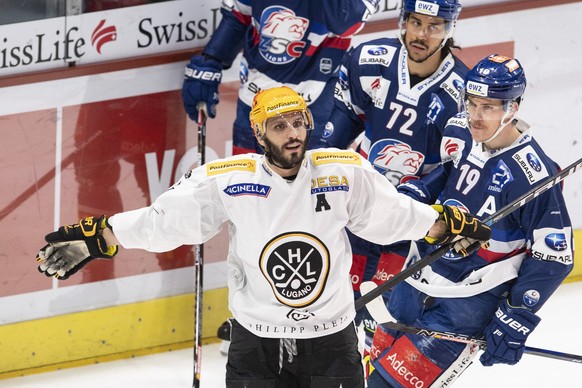 Luganos Maxim Lapierre jubelt nach seinem Tor im zweiten Eishockey Playoff-Finalspiel der National League zwischen den ZSC Lions und dem HC Lugano am Samstag, 14. April 2018, im Zuercher Hallenstadion ...