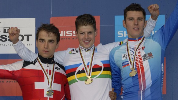 Das Podest der U23-WM 2007: Nino Schurter (Silber), Jakob Fuglsang (Gold) und Jaroslav Kulhavy (Bronze). Während Fuglsang mittlerweile Strassenprofi ist, wurde der Tscheche 2012 vor Schurter Mountainb ...