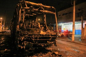 Ein ausgebrannter Bus in&nbsp;São Paulo.