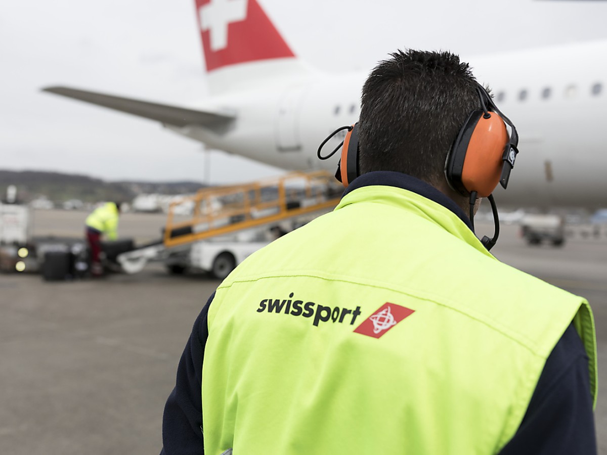 Der Flughafendienstleister Swissport will bei seinen rund 2'500 Angestellten am Flughafen Z