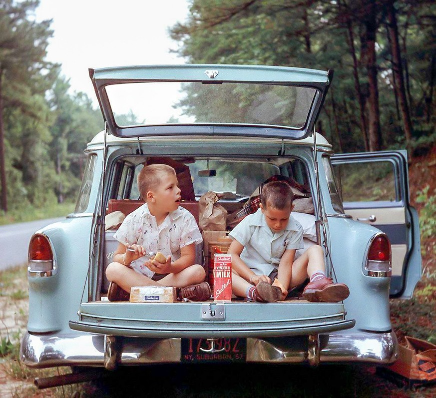 Lunch on the road, 1957.