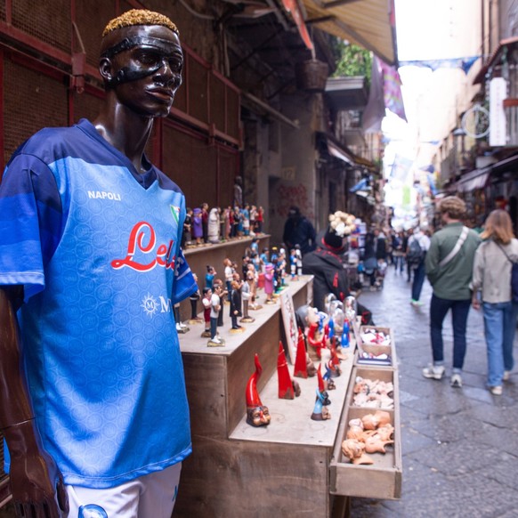 Italy: Waiting the victory of championship in Naples Mannequin depicting Victor Osimhen in San Gregorio Armeno in Naples Naples Italy Copyright: MatteoxNardone