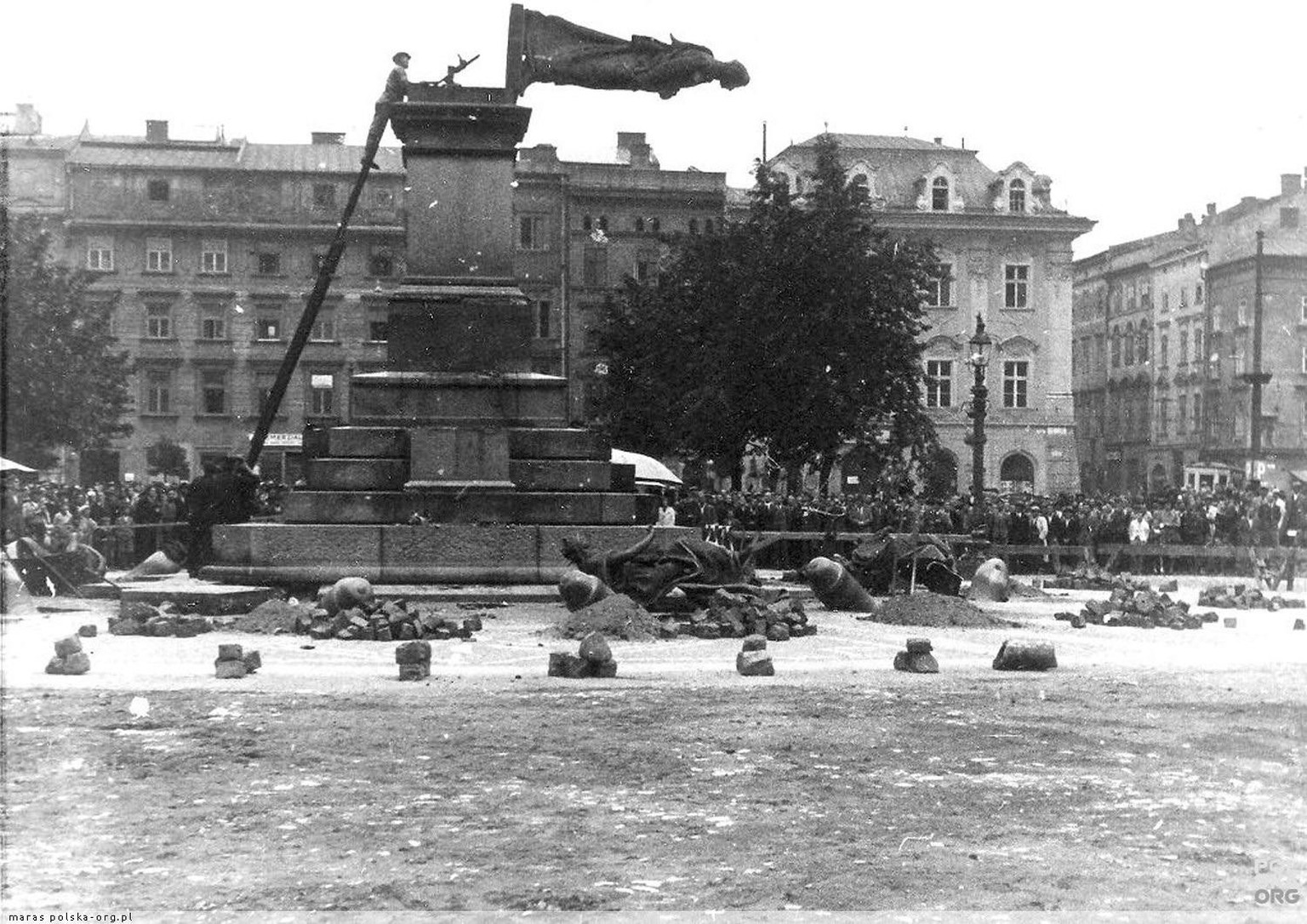 German occupiers destroying a monument to Polish poet and hero, Adam Mickiewicz, in Kraków, 1940