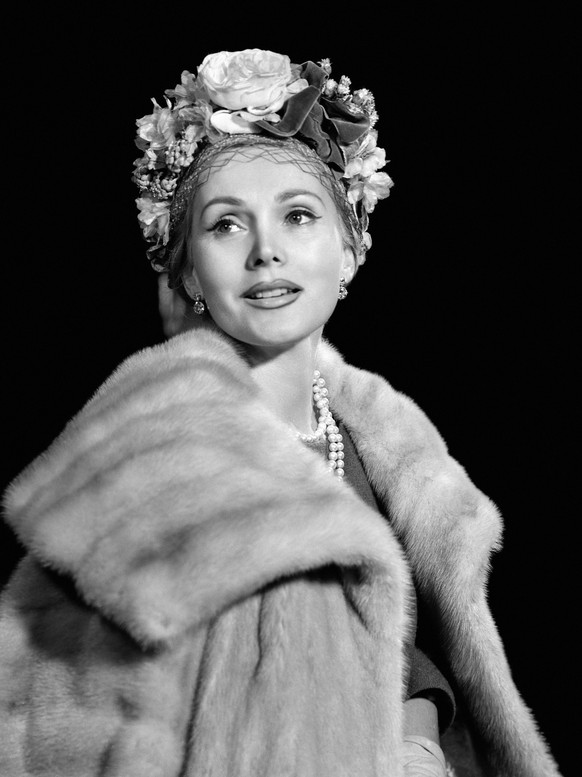 epa05681932 (FILE) An undated black and white file picture taken around 1940 shows Hungarian-born US actress Zsa Zsa Gabor in Budapest, Hungary. Legendary Hollywood actress Zsa Zsa Gabor passed away o ...