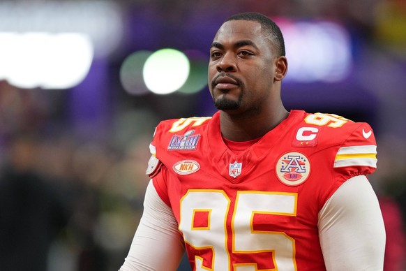 NFL, American Football Herren, USA Super Bowl LVIII-San Francisco 49ers at Kansas City Chiefs Feb 11, 2024 Paradise, Nevada, USA Kansas City Chiefs defensive tackle Chris Jones 95 warms up before Supe ...