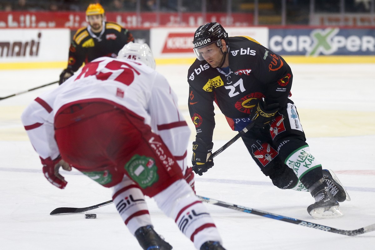 Berns Aaron Gagnon in Aktion, im Eishockey Meisterschaftsspiel der National League A zwischen dem SC Bern und Lausanne HC, am Samstag, 28. Januar 2017, in der Postfinance Arena in Bern. (KEYSTONE/Pete ...