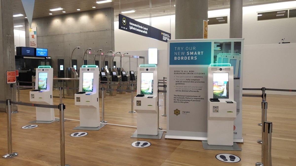 EES-Pilotprojekt zur automatisierten Grenzkontrolle des Schengen-Raums am internationalen Flughafen Keflavik in Island.