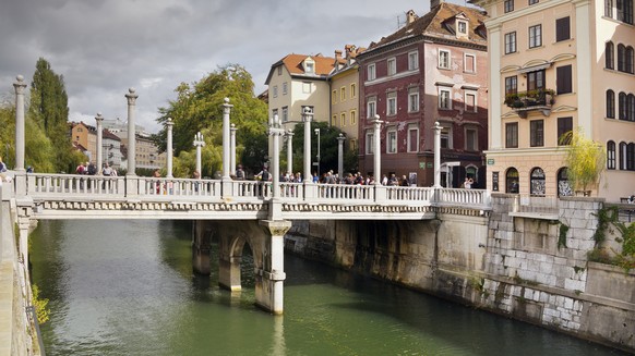 Die Schusterbrücke ist eine von vielen interessanten Brücken in Ljubljana.