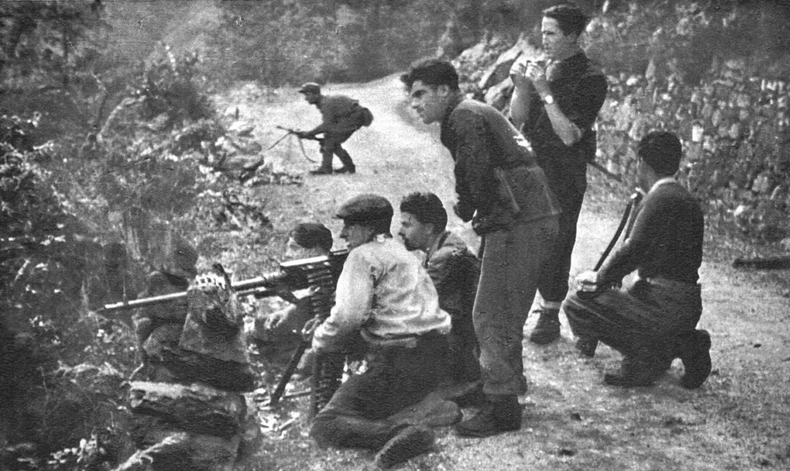 Partisanen liefern sich im Oktober 1944 im Val Formazza, nahe der Schweizer Grenze, ein Rückzugsgefecht mit den Nazi-Faschisten. Wer konnte, flüchtete in die Schweiz.