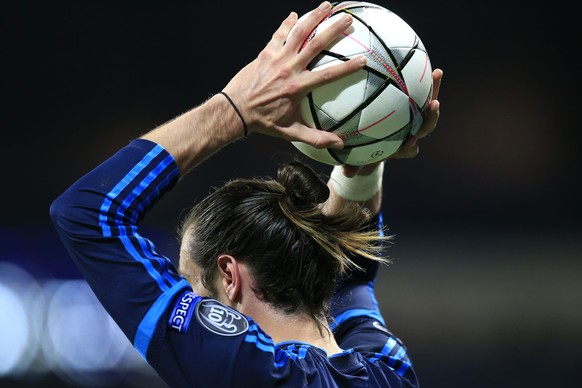 Gareth Bale macht es vor: So geht ein Einwurf.