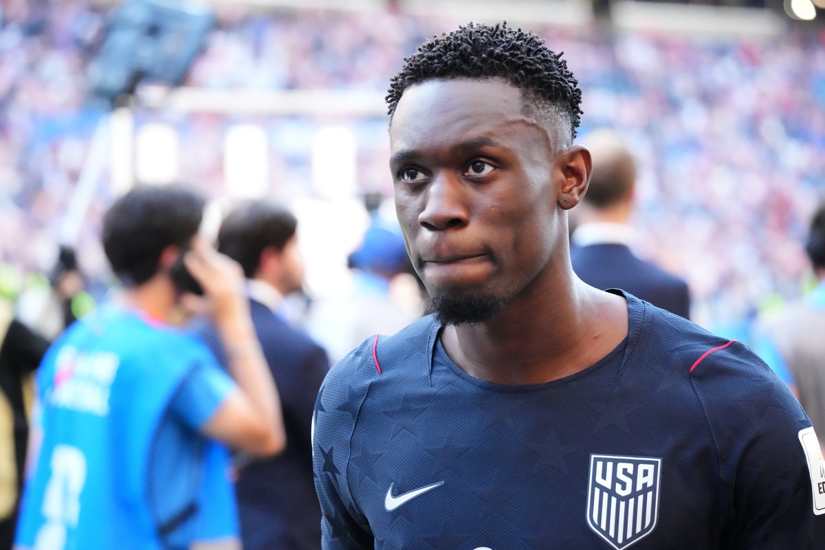 United States' Folarin Balogun (20) walks off the pitch after losing to Belgium in their World Cup round of 16 soccer match in Seattle, Monday, July 6, 2026. (AP Photo/Ted S. Warren)
Folarin Balo ...