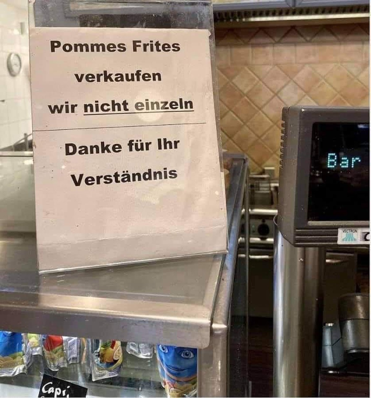 Du hast leider keine Chance, jeder wird hier reingezogen: PICDUMP.\nDa will man einfach mal nur 1 Pommes Frite bestellen ЁЯЩД