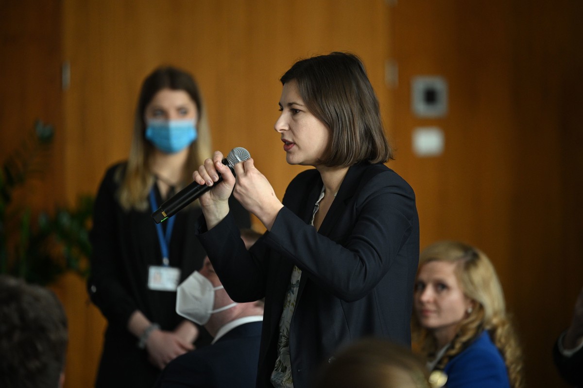 Ukrainian journalist Daria Kaleniuk asks a question during a press conference with Britain's Prime Minister Boris Johnson, at the Chancellery, in Warsaw, Poland, Tuesday, March 1, 2022. (Leon Nea ...