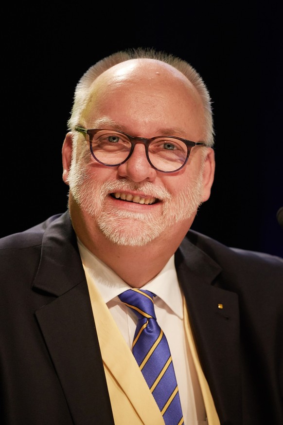 ARCHIV - 11.05.2019, Rheinland-Pfalz, N�rburg: Gerhard Hillebrand wurde bei der ADAC-Hauptversammlung 2019 zum Pr�sidenten f�r Verkehr gew�hlt. (zu dpa: �60.000 K�ndigungen: ADAC-Verkehrspr�sident tri ...