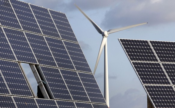 Sonnenkollektoren und Windräder wären ohne deutsche Energiewende heute nicht so günstig.