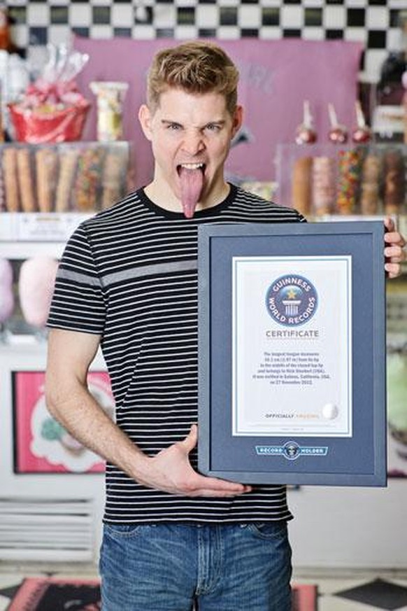 Nick Stoeberls Zungen-Länge von 10,1 cm wurde im Jahr 2015 im Guinness Buch der Rekorde gekürt.