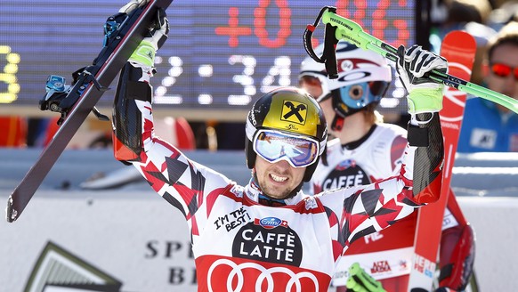 Da hat es Hirscher noch, sein schnelles Arbeitsgerät.