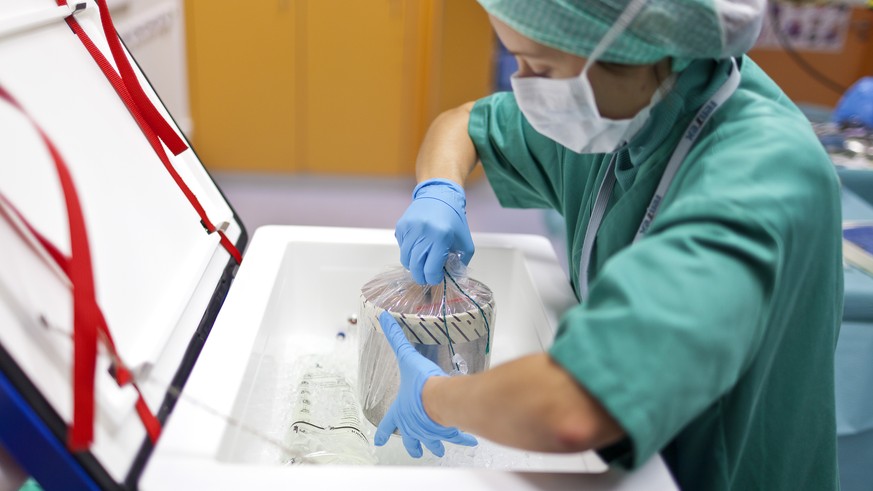 ZUR HEUTE VORGESTELLTEN KAMPAGNE DES BUNDESAMTES FUER GESUNDHEIT «REDE UEBER ORGANSPENDE» STELLEN WIR IHNEN AM DIENSTAG, 6. SEPTEMBER 2016, FOLGENDES ARCHIVBILD ZUR VERFUEGUNG - Die Box mit dem Spende ...