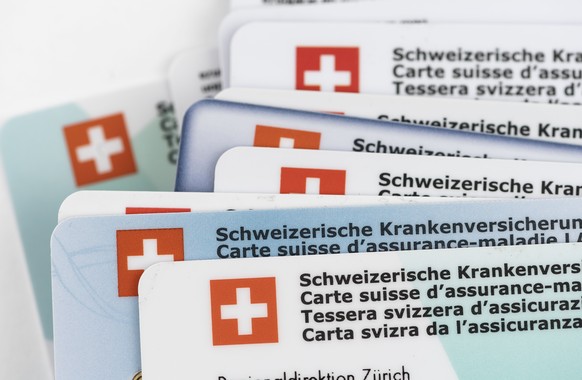 THEMENBILD ZU DEN KRANKENKASSENPRAEMIEN --- [Symbolic Image] Different Swiss health insurance cards, photographed in Zurich, Switzerland, on September 9, 2019. (KEYSTONE/Christian Beutler)..[Symbolbil ...