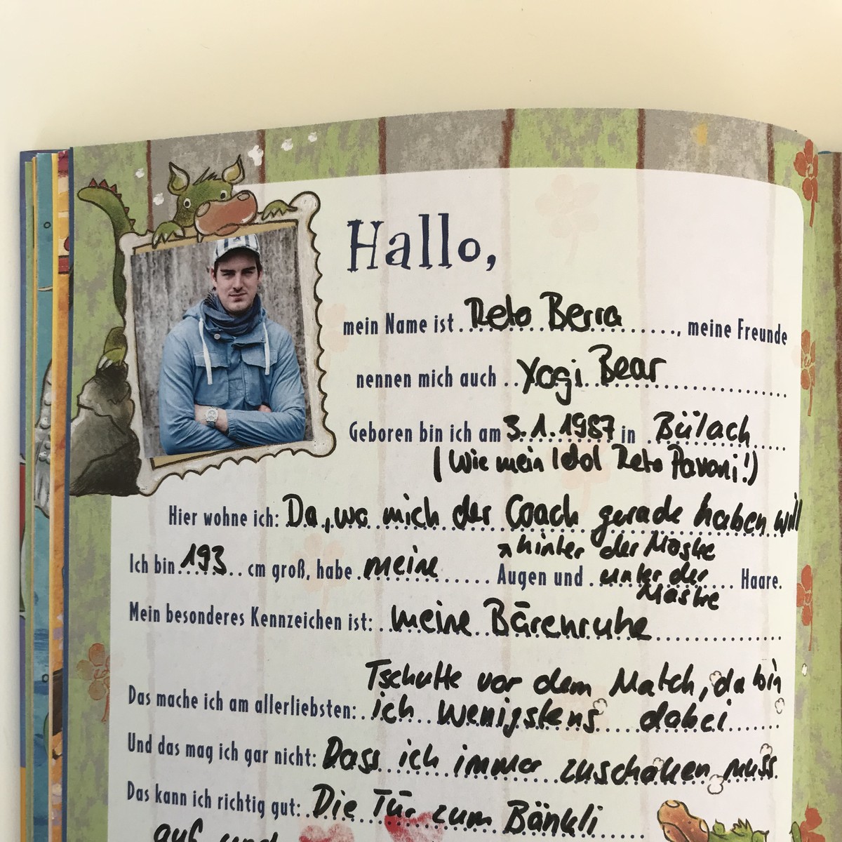 Freundschaftsbuch Nico Hischier
