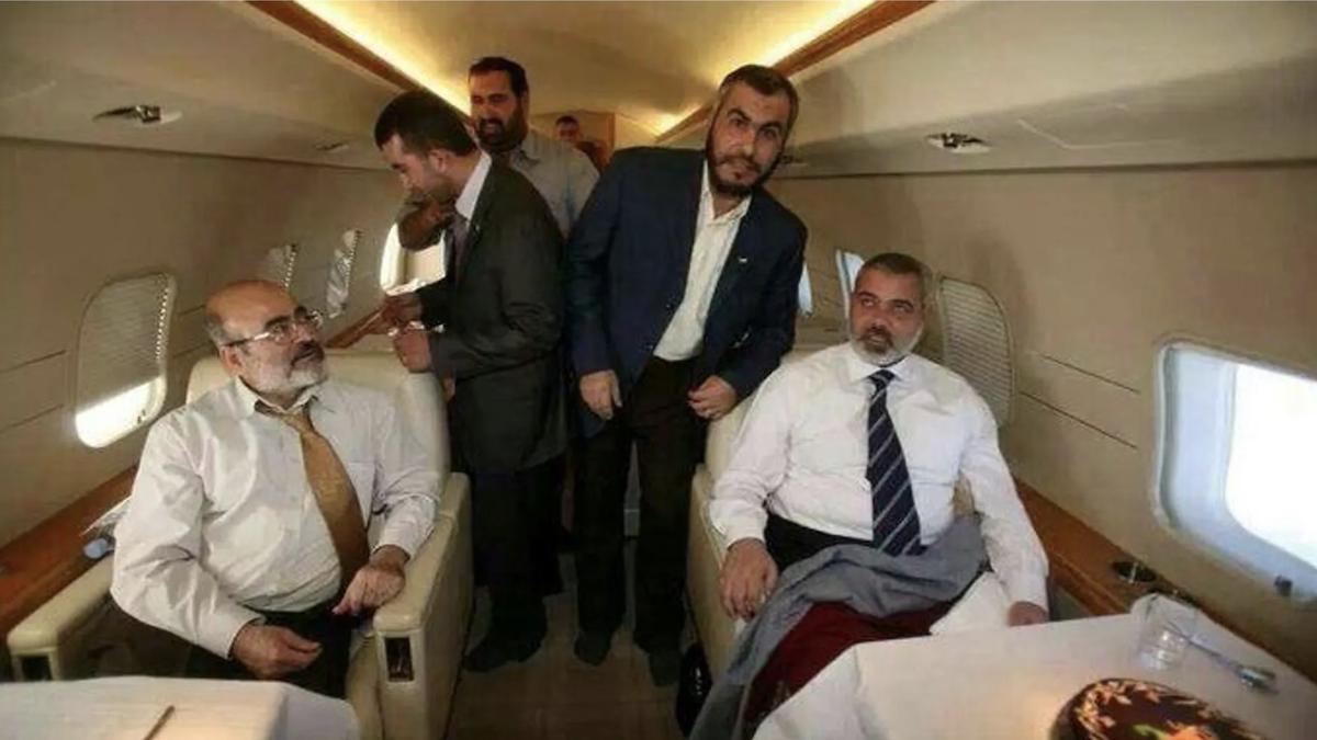 Les pontes du Hamas vivent-ils dans le luxe? Son chef, Ismail Haniyeh, tout à droite.