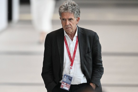 SPIEF-2023. Guests ahead of the plenary session 8460479 16.06.2023 SPIEF-2023. Journalist Hubert Seipel at the ExpoForum Congress and Exhibition Center. Pavel Bednyakov / host photo agency: RIA Novost ...