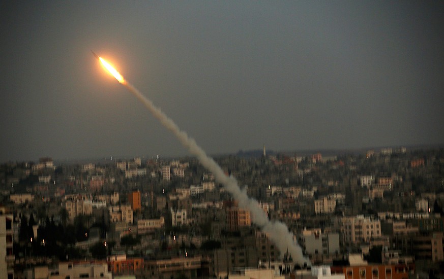 Eine Rakete der&nbsp;Al-Kassam-Brigaden mit Israel als Ziel
