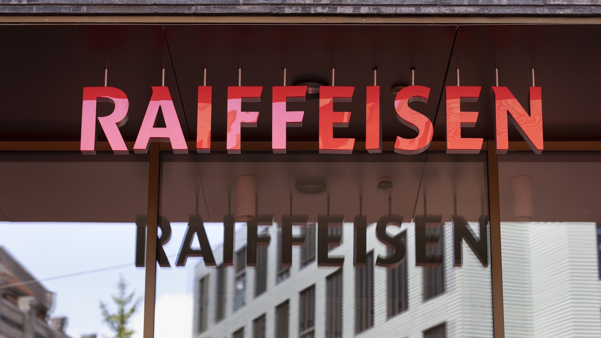 ARCHIVBILD ZUM KOEPFEROLLEN BEI RAIFFEISEN, AM DIENSTAG, 22. JANUAR 2019 ---- Logo of the Raiffeisen bank at its headquarters in St. Gallen, Switzerland, on June 5, 2018. (KEYSTONE/Gaetan Bally)

Lo ...