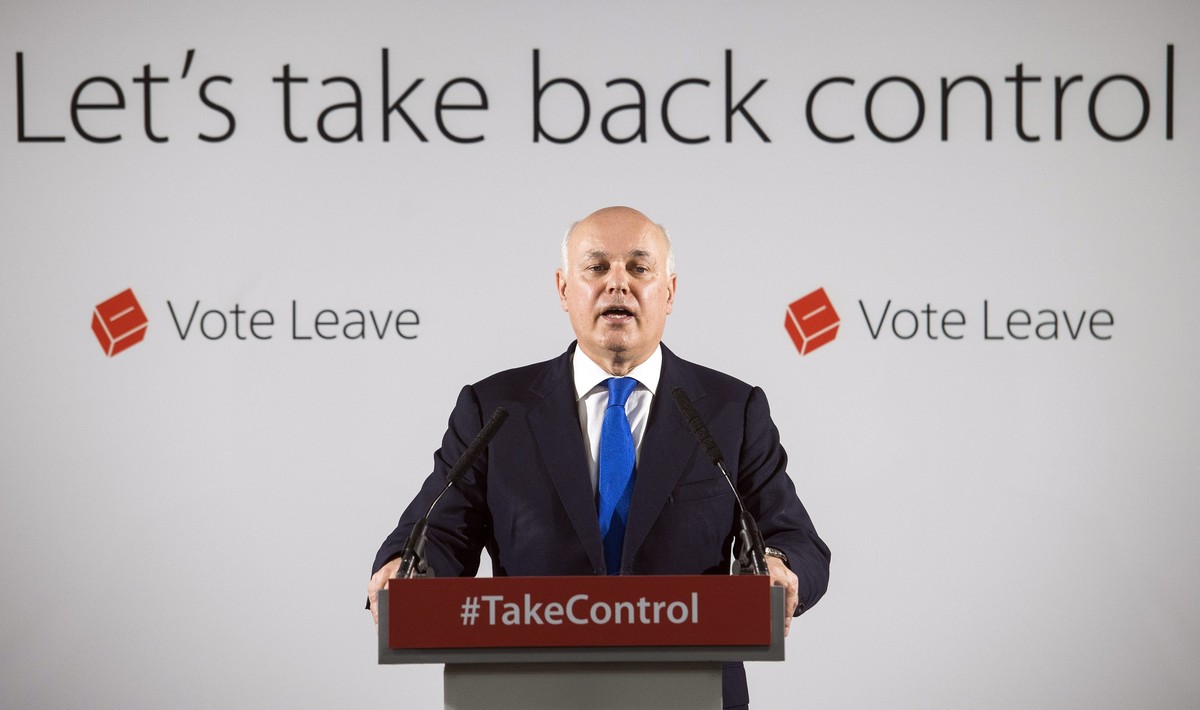 epa05297553 Former Works and Pensions Secretary Iain Duncan Smith delivers a speech on Brexit in central London, Britain, 10 May 2016. Mr Duncan Smith is a key figure in the Brexit debate and supports ...